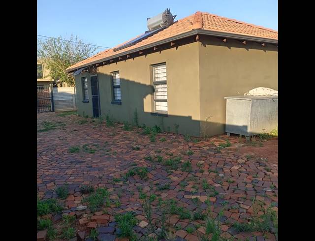 3 BEDROOM PROPERTY TO RENT IN PROTEA GLEN EXT